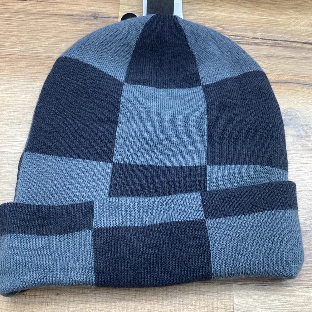 VANS BEANIE BRAND ๐ฅ NEW - Picture 4 of 5
